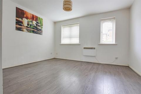 1 bedroom flat for sale, Waddington Close, Enfield