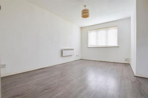 1 bedroom flat for sale, Waddington Close, Enfield