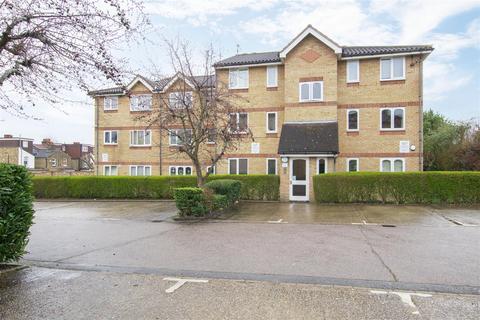 1 bedroom flat for sale, Waddington Close, Enfield