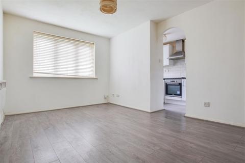 1 bedroom flat for sale, Waddington Close, Enfield