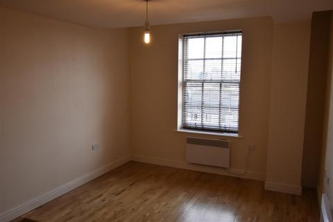 2 bedroom apartment to rent, Northwick Avenue, Worcester WR3