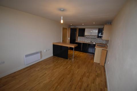 2 bedroom apartment to rent, Northwick Avenue, Worcester WR3