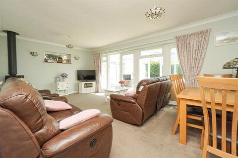 2 bedroom detached bungalow for sale, Beechwood Gardens, St. Leonards-On-Sea