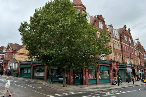 Shop to rent, Streatham Hill, London SW2