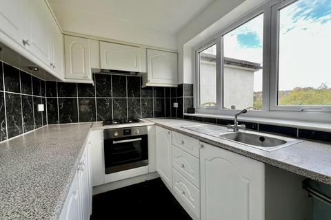 3 bedroom semi-detached house to rent, Woodhill Crescent, Leeds, West Yorkshire, LS16