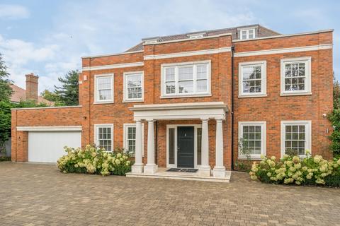 6 bedroom detached house to rent, Onslow Road, Burwood Park, Walton-on-Thames, KT12