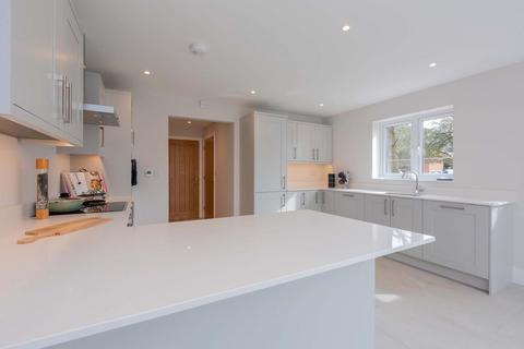 4 bedroom semi-detached house for sale, Cobblers Close, Farnham Royal SL2