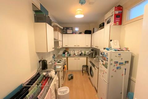 2 bedroom flat to rent, Third Avenue, Walthamstow, London