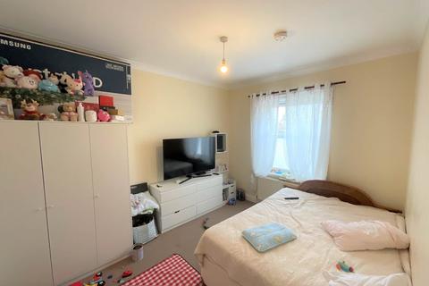 2 bedroom flat to rent, Third Avenue, Walthamstow, London