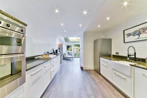 4 bedroom end of terrace house for sale, Grove Road, London, E3