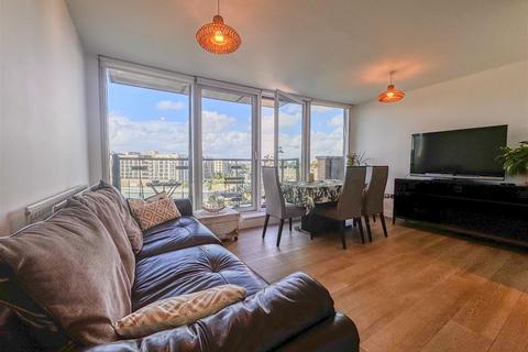 2 bedroom flat for sale, Angel Lane, London