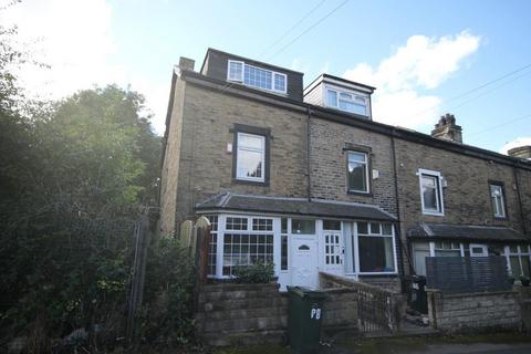 4 bedroom end of terrace house for sale, Cliffe Road, Undercliffe, Bradford