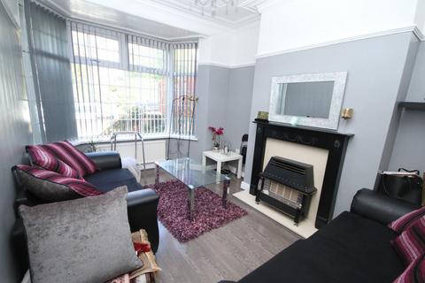 4 bedroom end of terrace house for sale, Cliffe Road, Undercliffe, Bradford