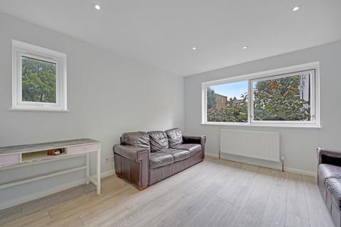 3 bedroom house to rent, Murray Mews, Camden, NW1