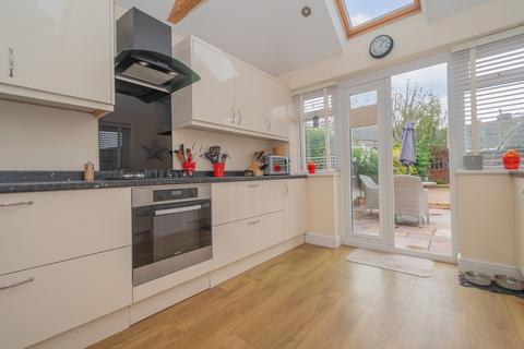 12 Crescent Road, Birchington, CT7 9DP