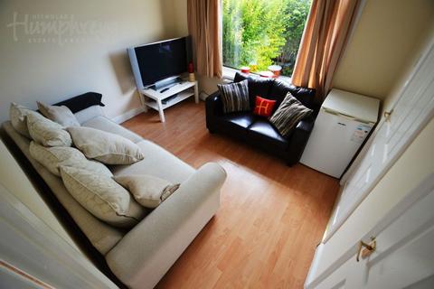 4 bedroom house to rent, Bradford Crescent, Durham, DH1