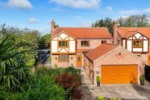 4 bedroom detached house for sale, Norfolk Park, Arnold NG5