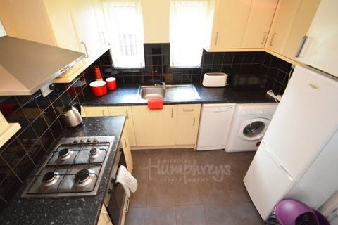 4 bedroom house to rent, Elvet Crescent, Durham, DH1