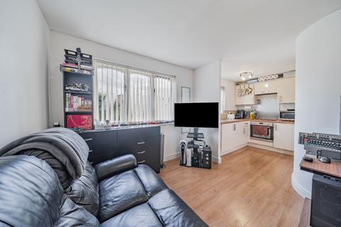 Studio for sale, Glenville Grove, London, SE8