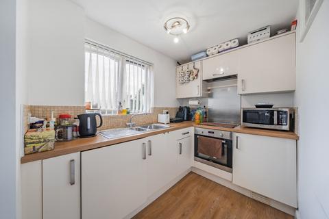 Studio for sale, Glenville Grove, London, SE8