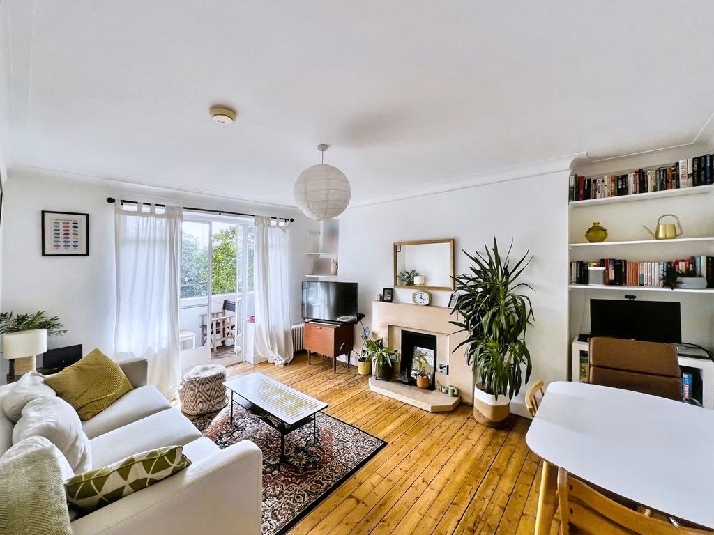 Lounge/dining room