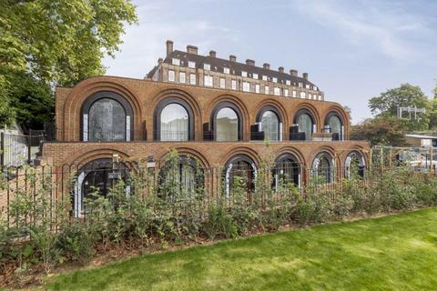 Arco Walk, Highgate Road, Kentish Town, NW5