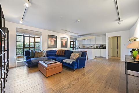 2 bedroom flat for sale, Felgate Mews, Studland Street, London W6