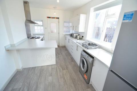 4 bedroom house to rent, Kepier Crescent, Durham, DH1