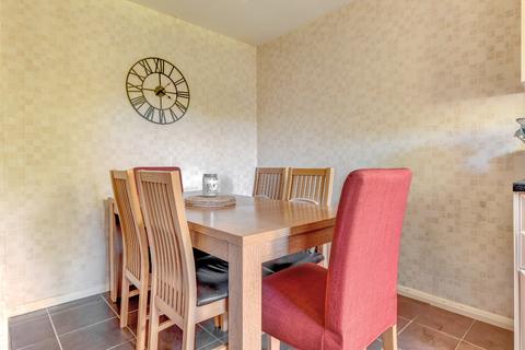 25 High Trees Close, Redditch, B98 7XJ