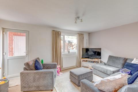 25 High Trees Close, Redditch, B98 7XJ