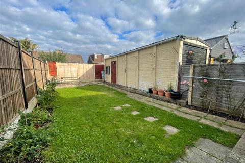 36 Leander Drive, Gravesend, DA12 4NE