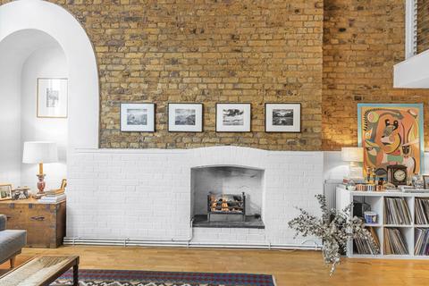 Flat 1, 16 Chelmer Road, London, E9 6AF