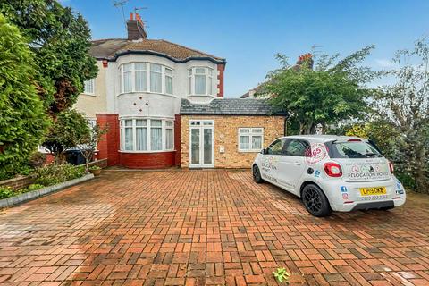 4 bedroom semi-detached house to rent, Church Street, Edmonton