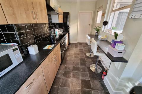 3 bedroom end of terrace house for sale, Lowestoft Road, Gorleston