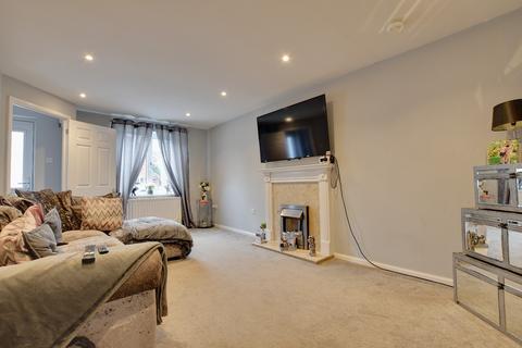 3 bedroom end of terrace house for sale, Temple Way, Heybridge