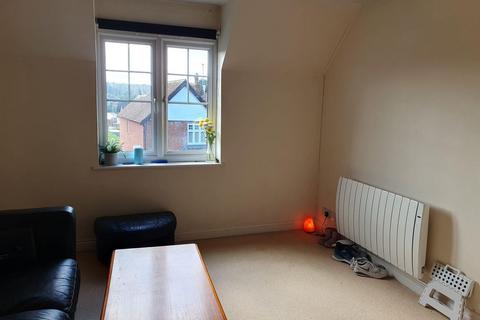 2 bedroom flat to rent, Harbury Court, Newbury