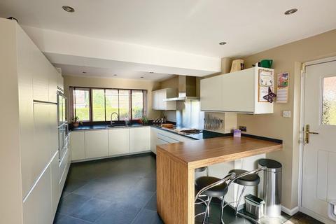 4 bedroom detached house for sale, Southdown Crescent, Cheadle Hulme