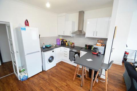 2 bedroom flat to rent, Marshall Terrace - DH1