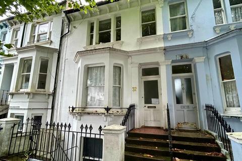 2 bedroom apartment to rent, Clyde Road, Brighton