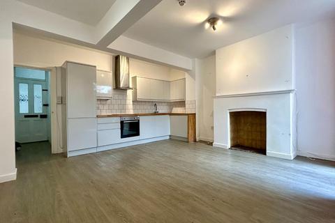 2 bedroom apartment to rent, Clyde Road, Brighton