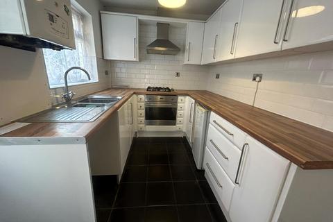 2 bedroom terraced house to rent, Baker Street, Semilong, Northampton NN2