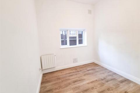 2 bedroom flat to rent, Oakfield Road, Croydon