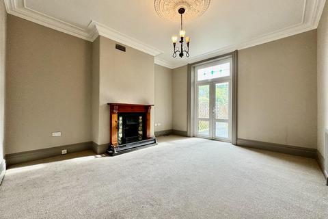 5 bedroom character property for sale, Newsome Road, Newsome, Huddersfield, HD4 6LP