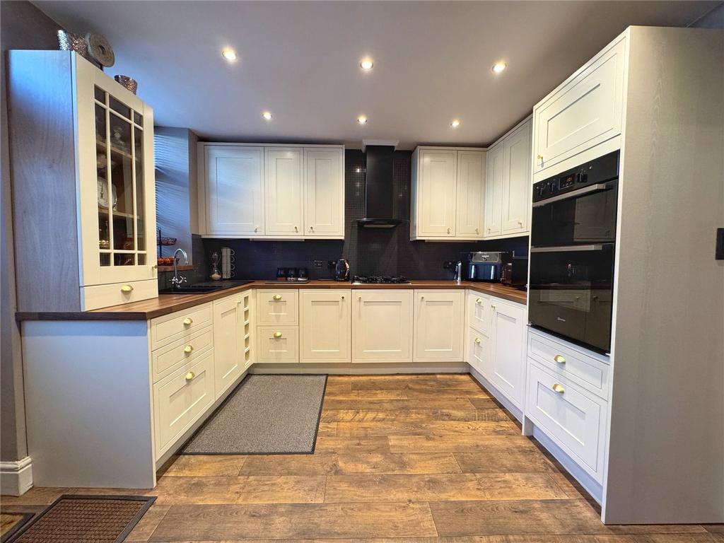 Market Street, Britannia, Bacup, OL13 3 bed terraced house for sale £185,000