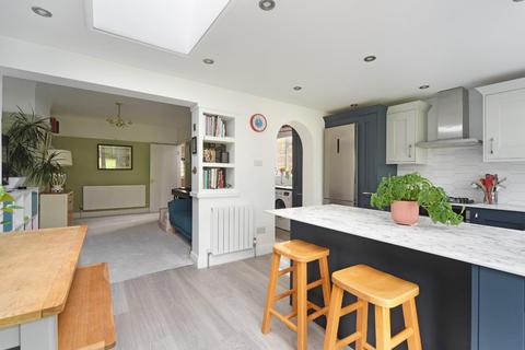 69 Sunnymede Avenue, Epsom, KT19 9TH