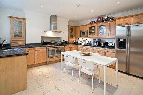 3 bedroom flat to rent, Northwick House, St John's Wood Road, London NW8