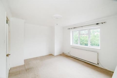 20 Valley Side Parade, London, E4 8AJ