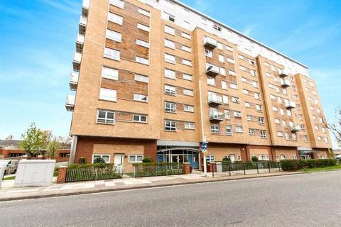 1 bedroom apartment for sale, Cherrydown East, Basildon, Essex, SS16