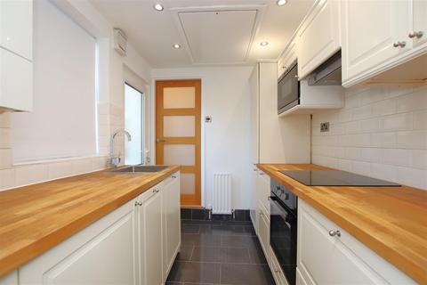 60 Hill House Road, Dartford, DA2 6HQ