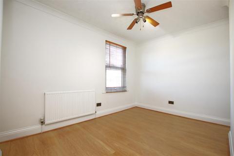 60 Hill House Road, Dartford, DA2 6HQ